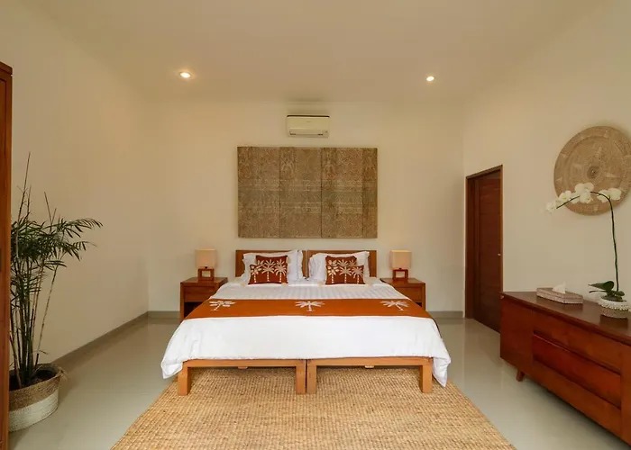 Tuntas Estate - 3 Bedroom Villas With Pools - Central Seminyak Villa