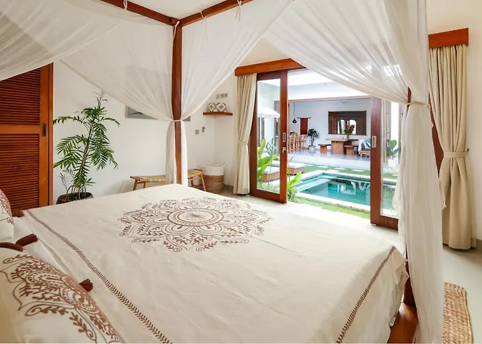 Villa Tuntas Estate - 3 Bedroom Villas With Pools - Central Seminyak